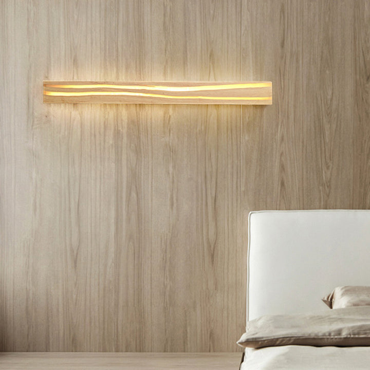 Zeitgenössische nordische Holzharz rechteckige rissige Holzmaserung LED-Wandleuchte für das Wohnzimmer 