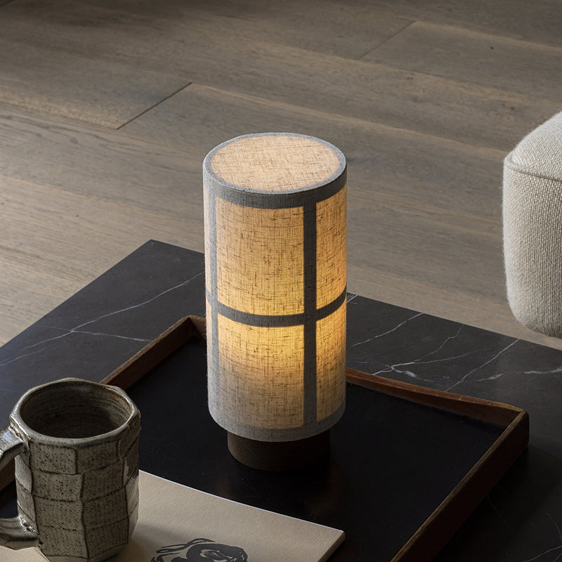 Traditional Japanese Fabric & Wood Cylindrical 1-Light Table Lamp For Bedroom