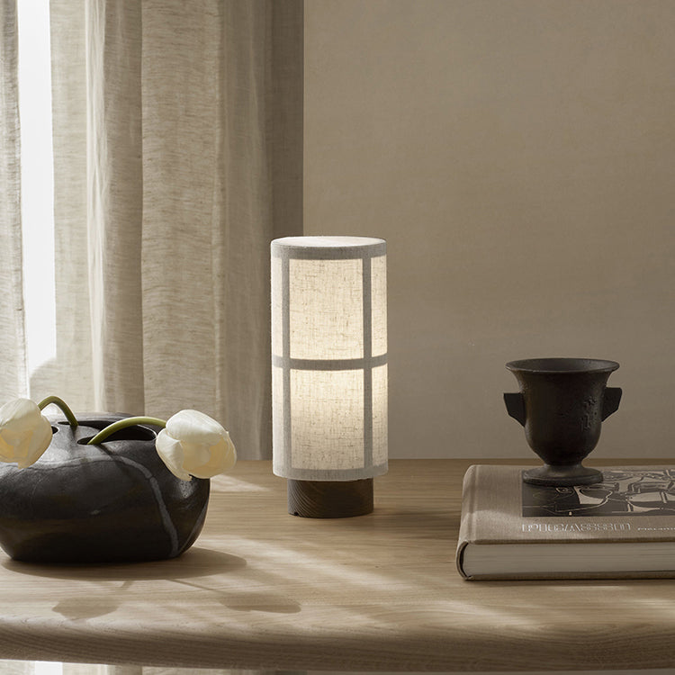 Traditional Japanese Fabric & Wood Cylindrical 1-Light Table Lamp For Bedroom