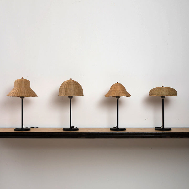 Lámpara de mesa LED con forma de sombrero de hierro y bambú Art Deco moderno para dormitorio 