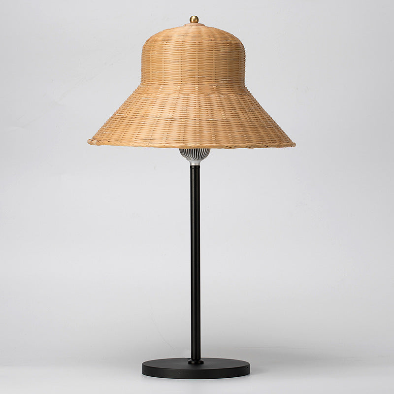 Lámpara de mesa LED con forma de sombrero de hierro y bambú Art Deco moderno para dormitorio 