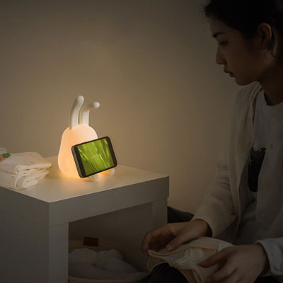 Zeitgenössische kreative ABS-Silikon-Hasen-LED-Nachtlicht-Tischlampe für das Schlafzimmer 