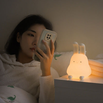 Zeitgenössische kreative ABS-Silikon-Hasen-LED-Nachtlicht-Tischlampe für das Schlafzimmer 