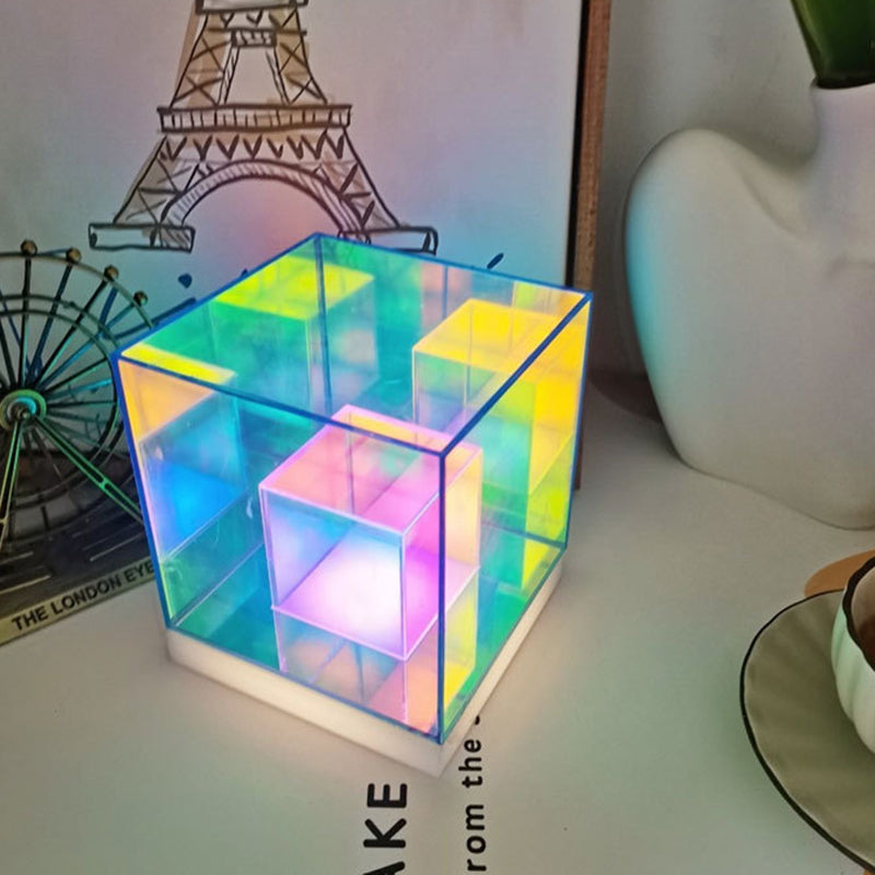 Zeitgenössische kreative Acryl-Multicolor-Diamant-Würfel-Pyramide LED Nachtlicht Tischlampe für Schlafzimmer 