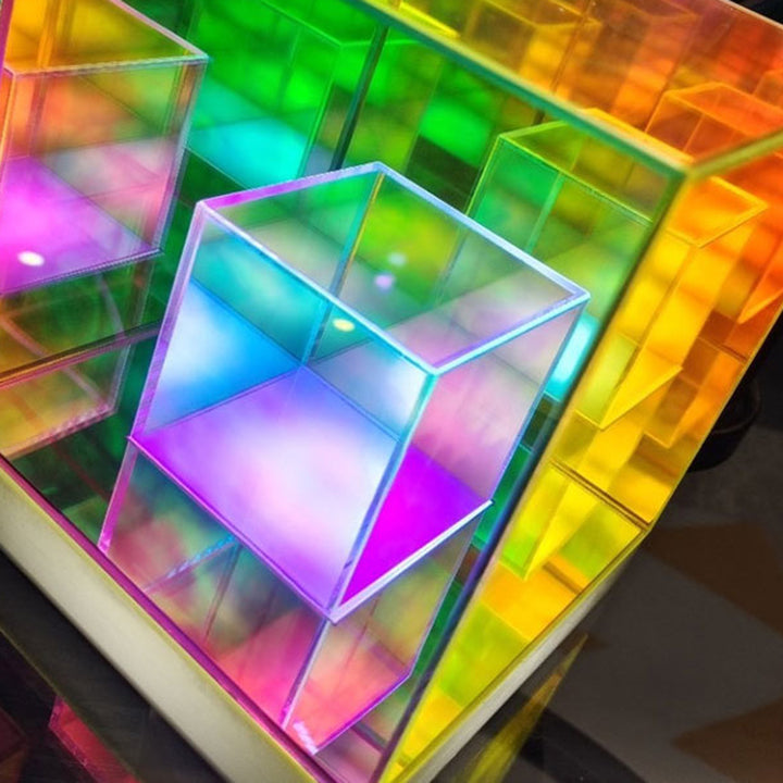 Zeitgenössische kreative Acryl-Multicolor-Diamant-Würfel-Pyramide LED Nachtlicht Tischlampe für Schlafzimmer 