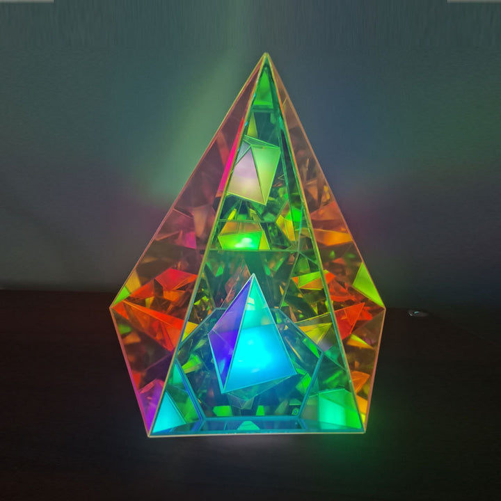 Zeitgenössische kreative Acryl-Multicolor-Diamant-Würfel-Pyramide LED Nachtlicht Tischlampe für Schlafzimmer 