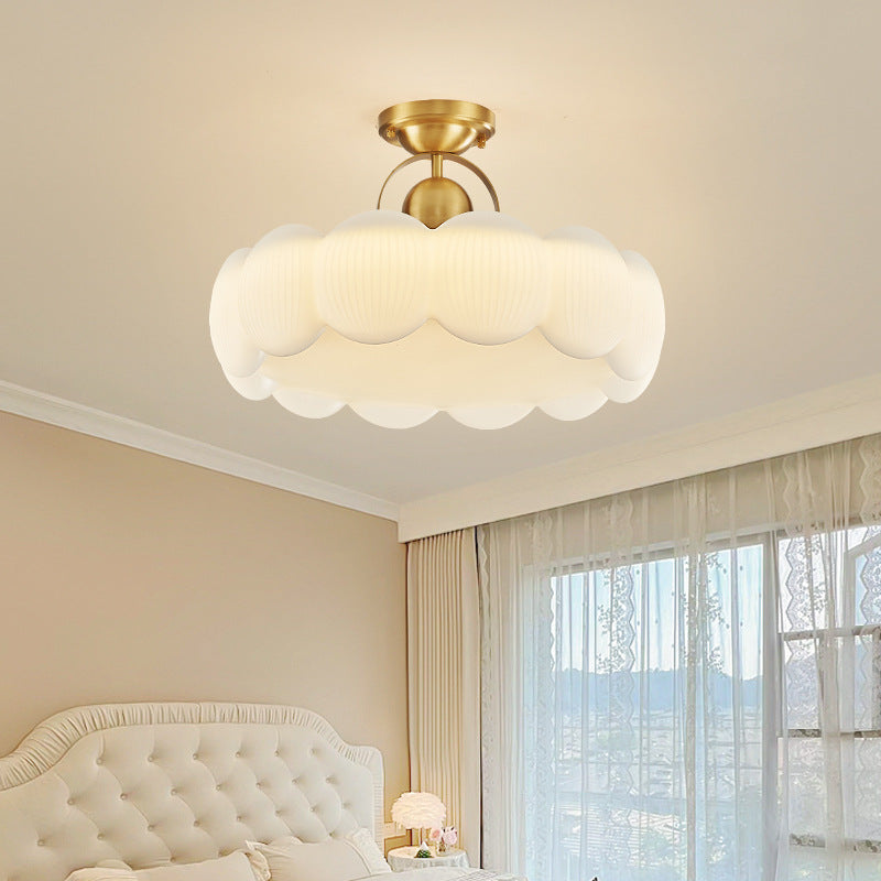 Moderne Mid-Century Kupfer Edelstahl Acryl Cremige Runde Blumen-LED-Deckenleuchte für das Wohnzimmer 