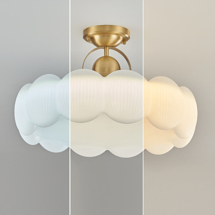 Lumière semi-encastrée LED florale ronde crémeuse en cuivre inoxydable acrylique de style moderne du milieu du siècle pour salon 