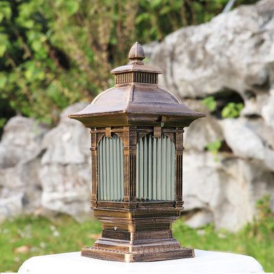 Lumière extérieure de jardin à tête de poteau à 1 ampoule rectangulaire rayée en aluminium et verre européen traditionnel 