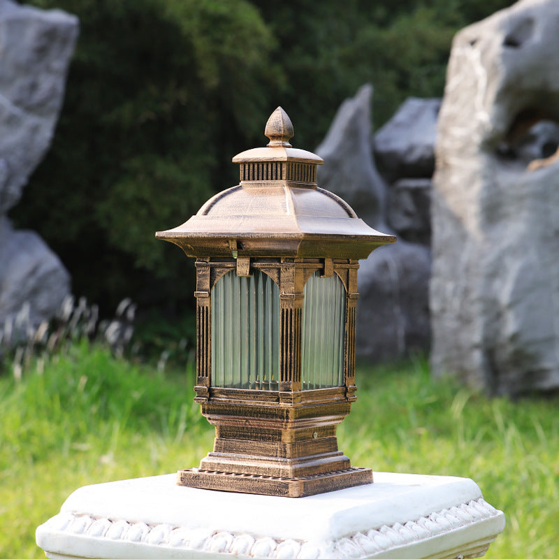 Lumière extérieure de jardin à tête de poteau à 1 ampoule rectangulaire rayée en aluminium et verre européen traditionnel 