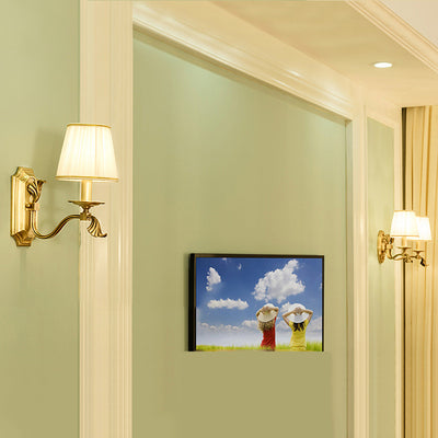 Portavelas de pared con pantalla de tela a rayas de latón europeo tradicional de 1/2 luces para sala de estar 