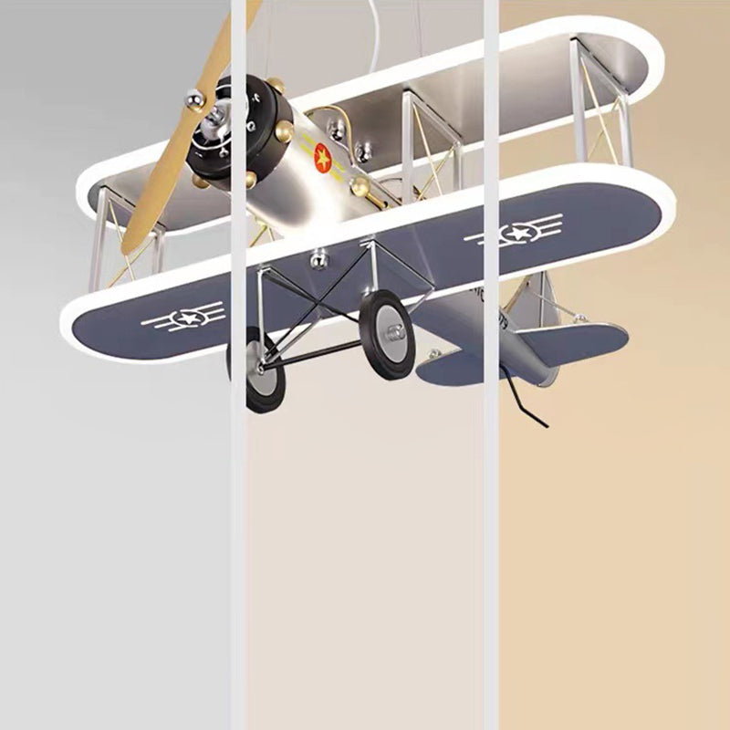 Zeitgenössischer kreativer Kinder Eisenharz Acryl Flugzeug LED Kronleuchter für Schlafzimmer 