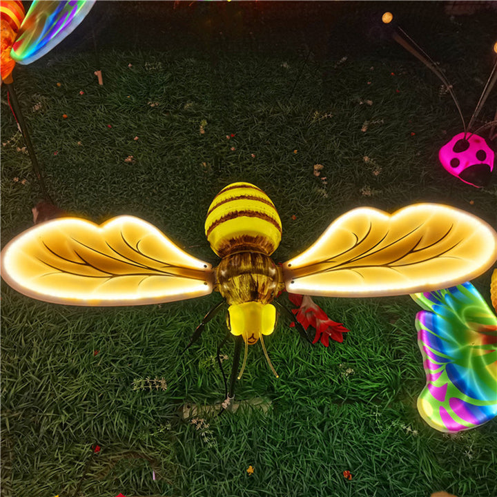 Modern Art Deco Waterproof ABS Acrylic Flapping Wings Animated Bee LED Outdoor Landscape Stake Light For Garden