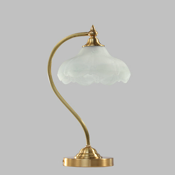 Traditional Vintage Brass Glass Floral-Shaped 1-Light Table Lamp For Living Room