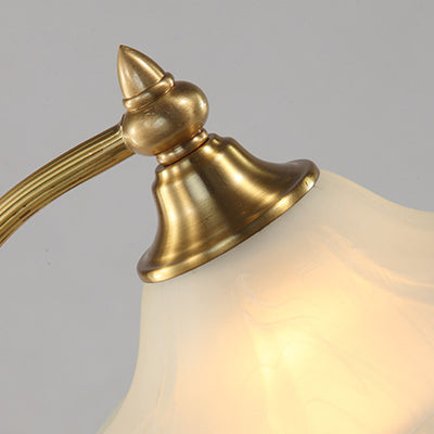 Traditional Vintage Brass Glass Floral-Shaped 1-Light Table Lamp For Living Room