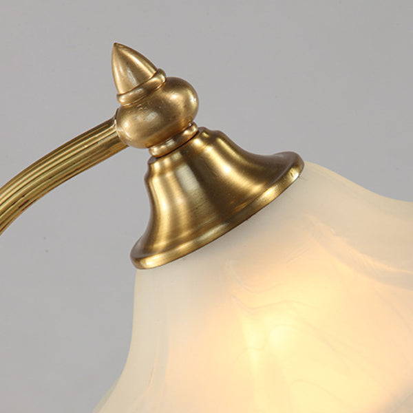 Traditional Vintage Brass Glass Floral-Shaped 1-Light Table Lamp For Living Room