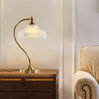 Traditional Vintage Brass Glass Floral-Shaped 1-Light Table Lamp For Living Room