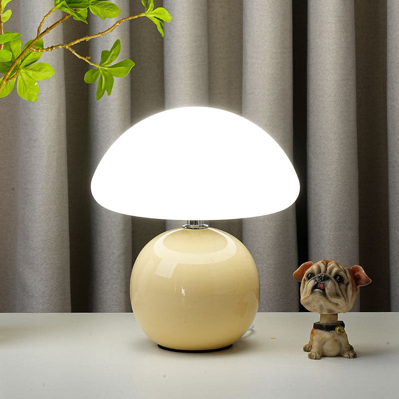 Lampe de table LED en céramique Art Déco moderne en forme de champignon et moulage rotatif pour chambre et salon 