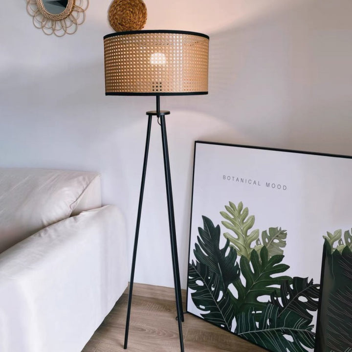 Lampe de sol moderne minimaliste en rotin avec abat-jour cylindrique en fer à 1 lumière pour chambre et salon 
