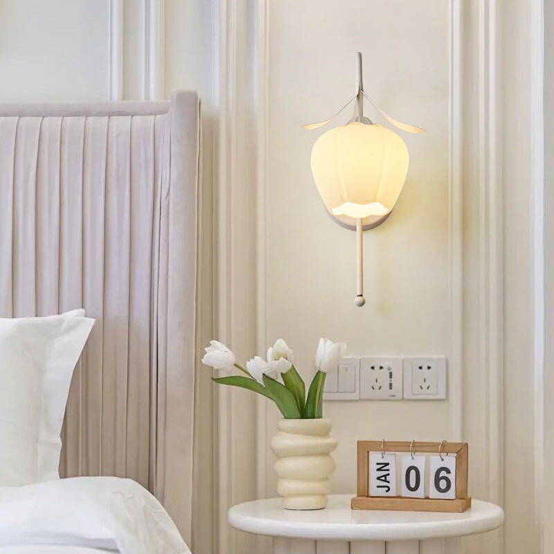 Traditional French Iron Glass Acrylic Floral 1-Light Wall Sconce Lamp For Bedroom And Living Room