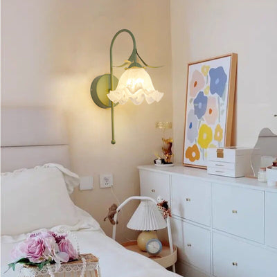 Traditional French Iron Glass Acrylic Floral 1-Light Wall Sconce Lamp For Bedroom And Living Room