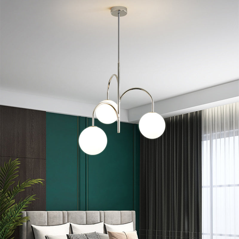 Zeitgenössischer nordischer Metall- und Glas-Rund-Kronleuchter mit 3 Lichtern für Schlafzimmer &amp; Wohnzimmer 