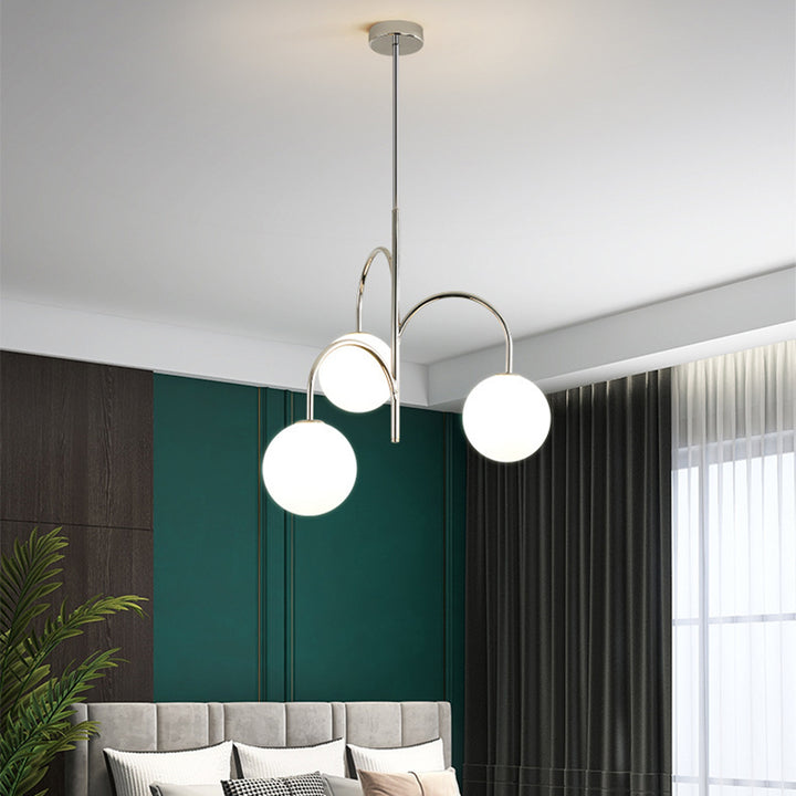 Zeitgenössischer nordischer Metall- und Glas-Rund-Kronleuchter mit 3 Lichtern für Schlafzimmer &amp; Wohnzimmer 
