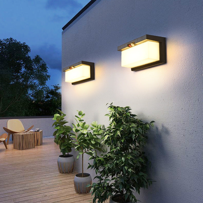 Lámpara de aplique de pared LED rectangular moderna minimalista solar e impermeable de plástico y PC para exteriores, patio y jardín 