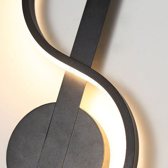 Zeitgenössische kreative Eisen- und Silikon-Musikkurve LED-Wandleuchte für Schlafzimmer und Wohnzimmer 