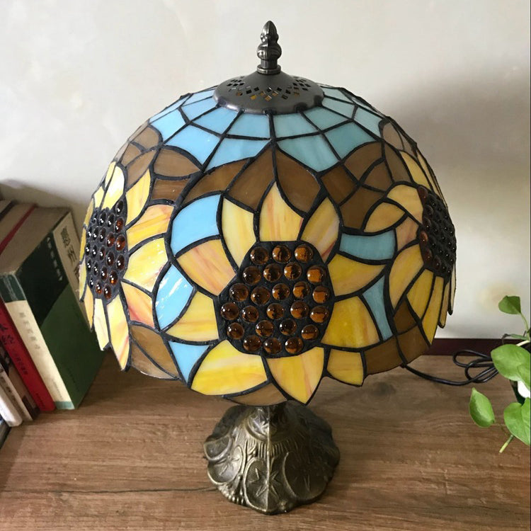 Traditionelle Tiffany Eisen- & Buntglas-Kegeltischlampe 1-Licht für Schlafzimmer und Wohnzimmer 