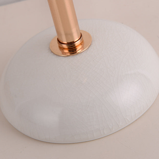 Lampe de table ronde contemporaine nordique en plume, fer et céramique à 1 lumière pour chambre et salon 
