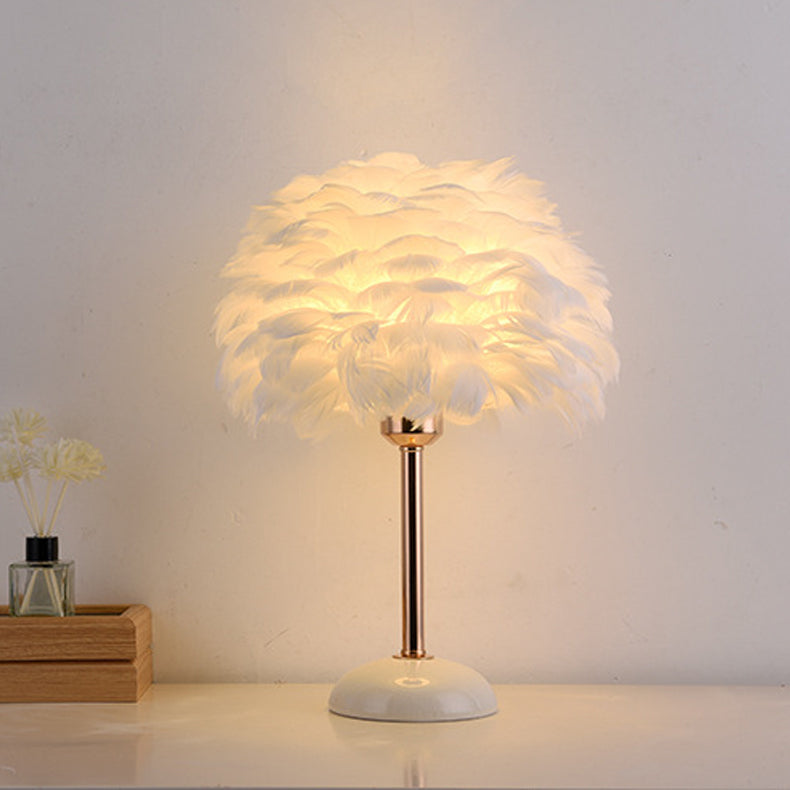 Lampe de table ronde contemporaine nordique en plume, fer et céramique à 1 lumière pour chambre et salon 