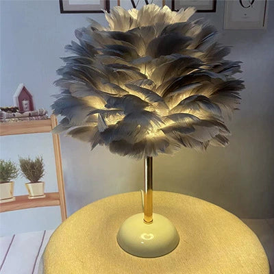 Lampe de table ronde contemporaine nordique en plume, fer et céramique à 1 lumière pour chambre et salon 