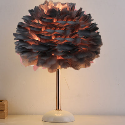 Lampe de table ronde contemporaine nordique en plume, fer et céramique à 1 lumière pour chambre et salon 