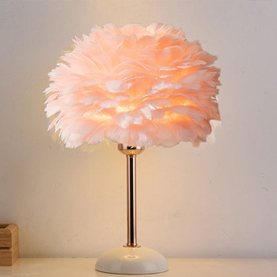 Lampe de table ronde contemporaine nordique en plume, fer et céramique à 1 lumière pour chambre et salon 