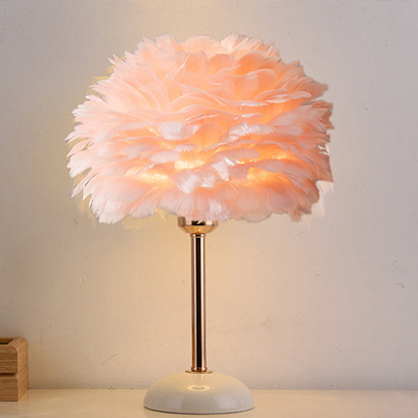 Lampe de table ronde contemporaine nordique en plume, fer et céramique à 1 lumière pour chambre et salon 