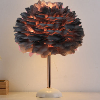 Lampe de table ronde contemporaine nordique en plume, fer et céramique à 1 lumière pour chambre et salon 
