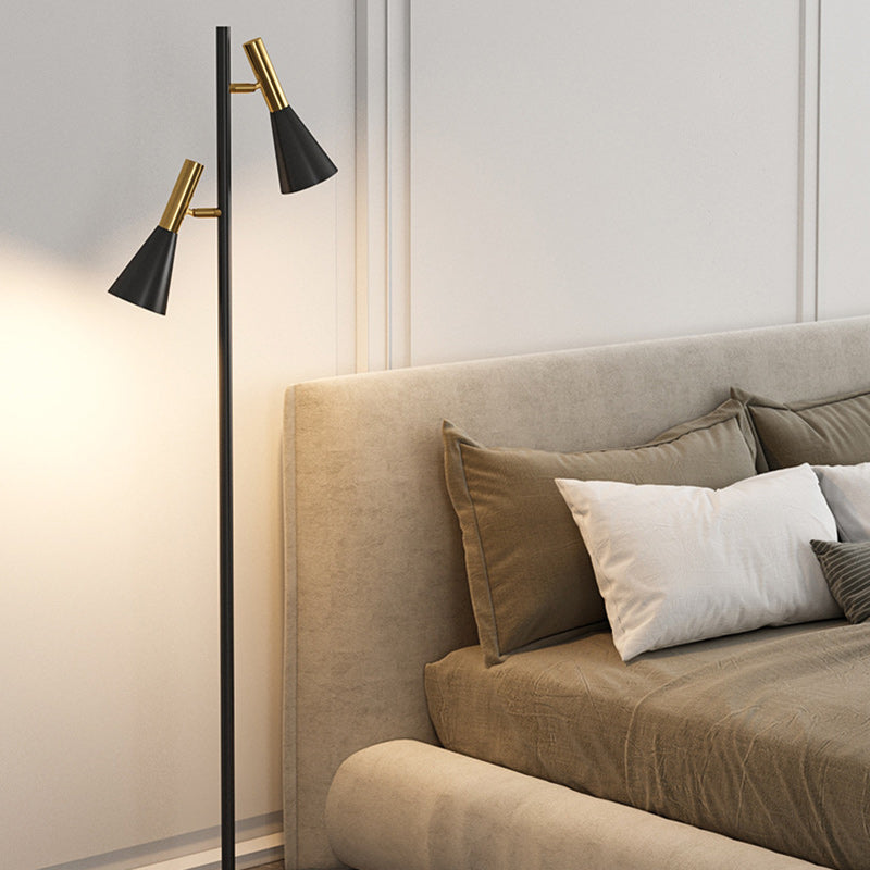 Lampe de sol contemporaine nordique en fer et marbre cône à 2 lumières avec angle réglable pour chambre et salon 