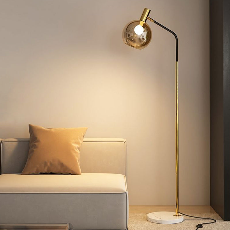 Lampe de sol contemporaine nordique en fer, marbre et verre rond à 1 lumière avec tête réglable pour salon et chambre 