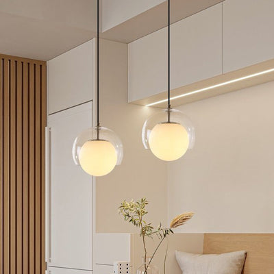 Suspension ronde contemporaine nordique en fer et verre à 1 lumière pour chambre, salle à manger et salon 