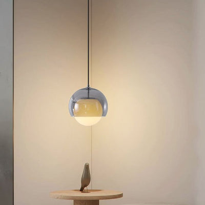 Suspension ronde contemporaine nordique en fer et verre à 1 lumière pour chambre, salle à manger et salon 