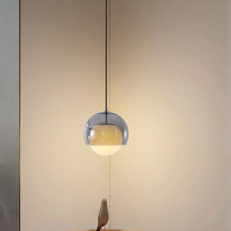 Suspension ronde contemporaine nordique en fer et verre à 1 lumière pour chambre, salle à manger et salon 