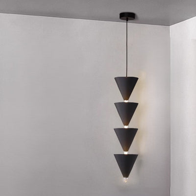 Suspension LED en métal et acrylique en forme de sablier conique nordique contemporain pour chambre et salon 