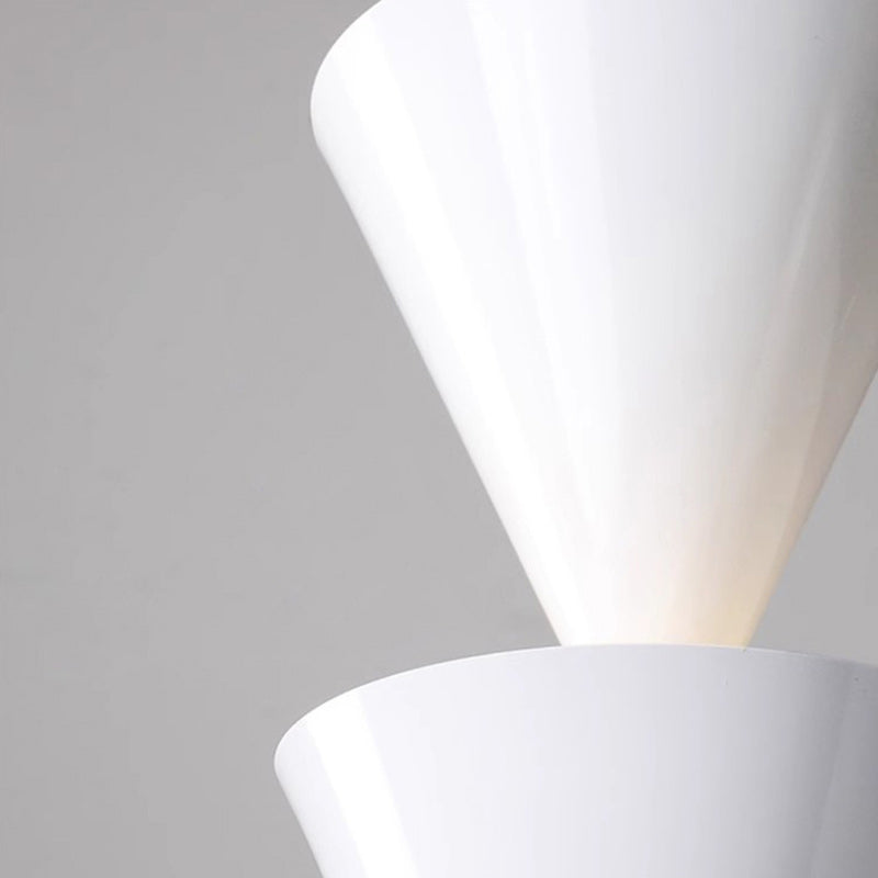 Suspension LED en métal et acrylique en forme de sablier conique nordique contemporain pour chambre et salon 