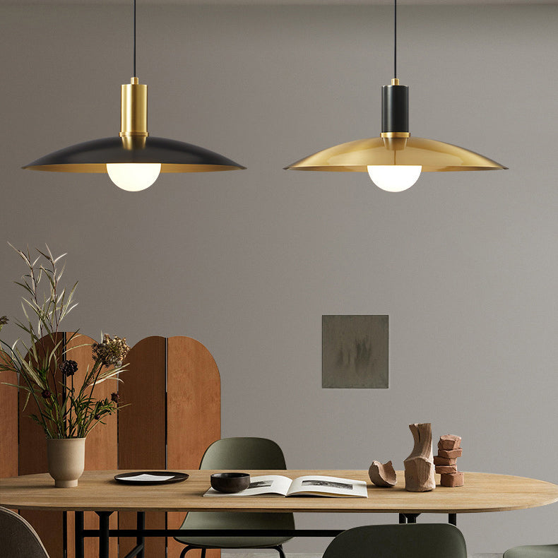 Lustre suspendu conique en laiton nordique contemporain à 1 lumière pour salle à manger, chambre et salon 