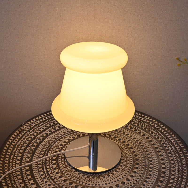 Moderne minimalistische Metall- und Glas-Rund-1-Licht-USB-Tischlampe für Schlafzimmer und Wohnzimmer 