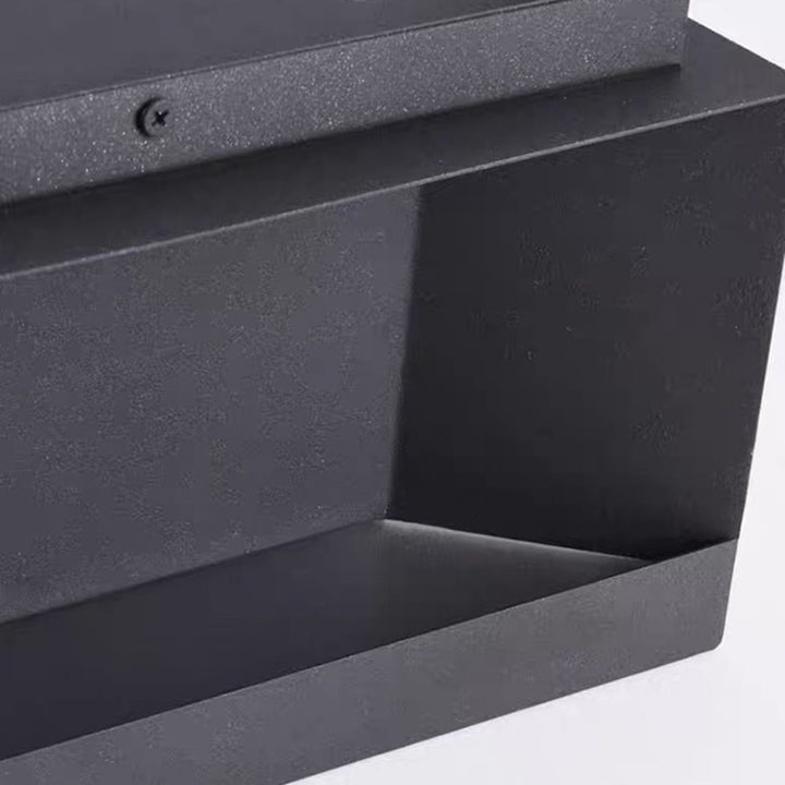 Lumière extérieure LED carrée en acier inoxydable minimaliste moderne avec fonctionnalités solaires et étanches pour jardin, patio, portail 