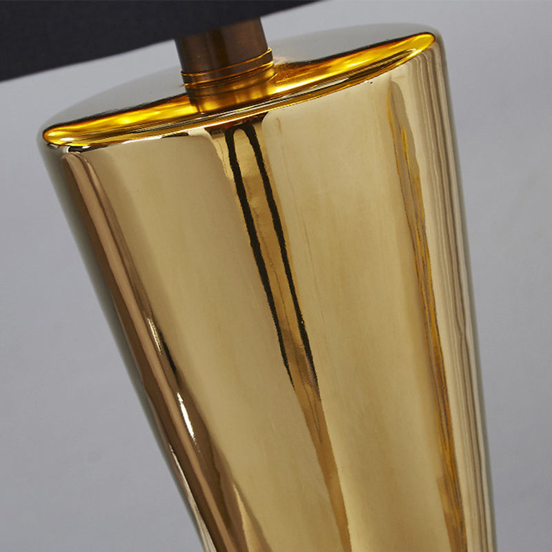 Lampe de table contemporaine nordique en céramique et tissu rond à 1 lumière pour chambre et salon 