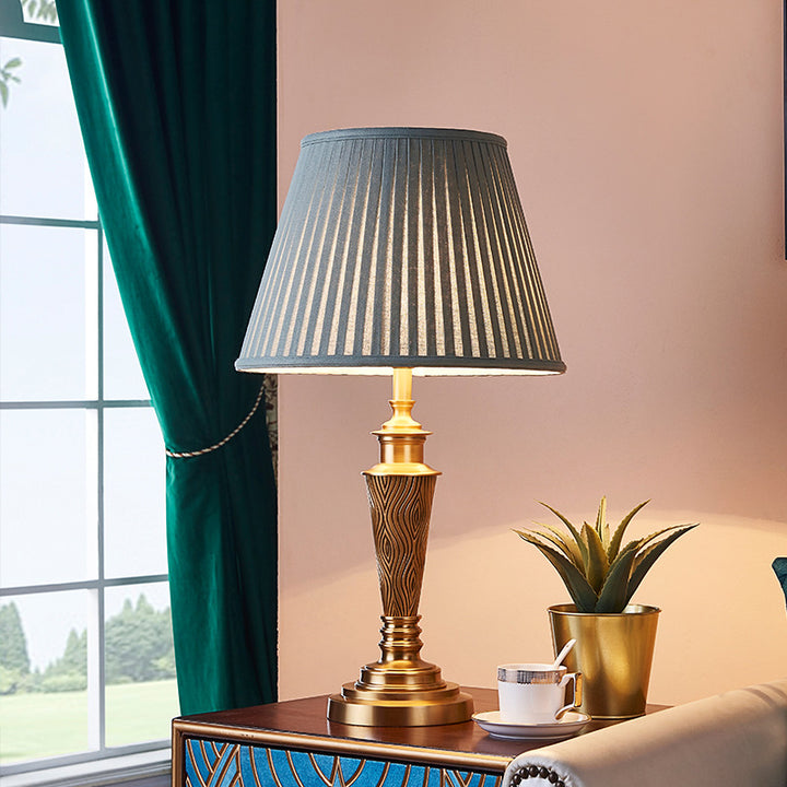 Traditionelle rustikale Tischlampe aus Messing und Stoff mit rundem 1-Licht für Schlafzimmer & Wohnzimmer 