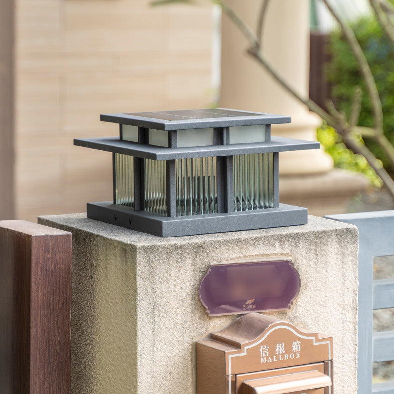 Lumière extérieure LED carrée moderne minimaliste en acier inoxydable et verre avec design solaire et étanche pour cour, balcon et entrée 